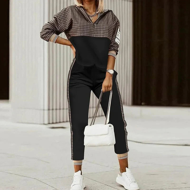 Sophia | Women's Hoodie and Joggers Set Half-Zip Design with Patterned Detail 0