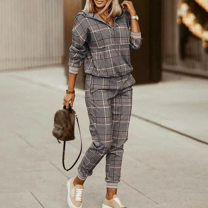 Sophia | Women's Hoodie and Joggers Set Half-Zip Design with Patterned Detail 4