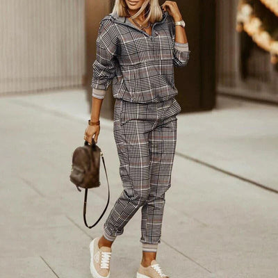 Sophia | Women's Hoodie and Joggers Set Half-Zip Design with Patterned Detail 4